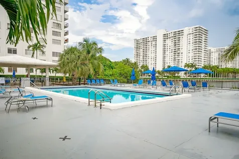 2750 NE 183rd Street Aventura FL 33160