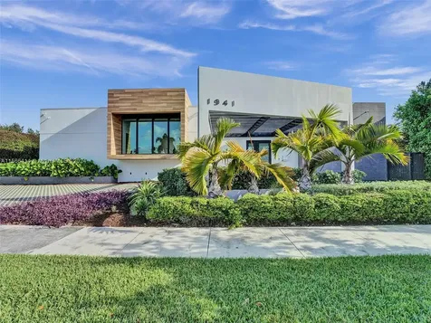 1941 NE 196th Terrace Miami FL 33179