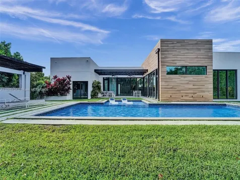 1941 NE 196th Terrace Miami FL 33179