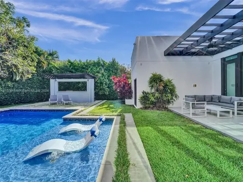1941 NE 196th Terrace Miami FL 33179