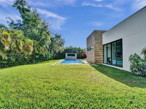 1941 NE 196th Terrace Miami FL 33179