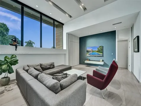 1941 NE 196th Terrace Miami FL 33179
