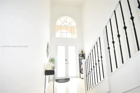 6082 SW 163rd Avenue Miami FL 33193