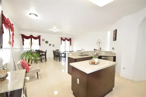 6082 SW 163rd Avenue Miami FL 33193