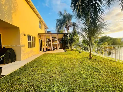 6082 SW 163rd Avenue Miami FL 33193