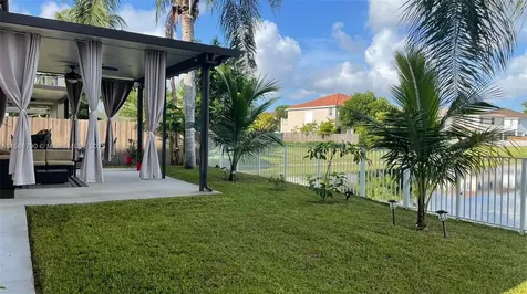 6082 SW 163rd Avenue Miami FL 33193
