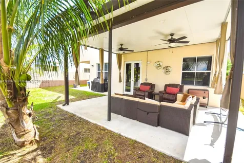 6082 SW 163rd Avenue Miami FL 33193