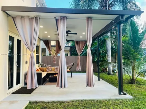 6082 SW 163rd Avenue Miami FL 33193