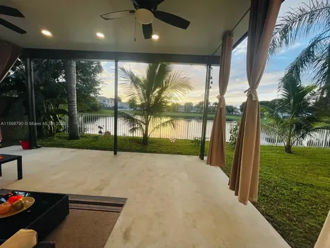 6082 SW 163rd Avenue Miami FL 33193