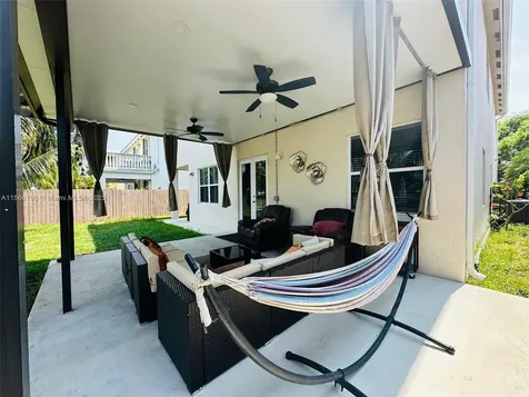 6082 SW 163rd Avenue Miami FL 33193