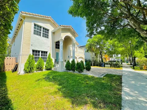 6082 SW 163rd Avenue Miami FL 33193