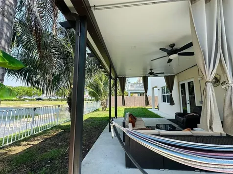 6082 SW 163rd Avenue Miami FL 33193