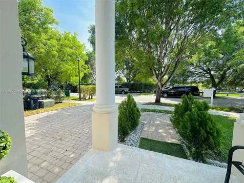6082 SW 163rd Avenue Miami FL 33193