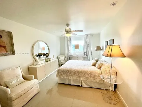 580 Egret Drive Hallandale Beach FL 33009