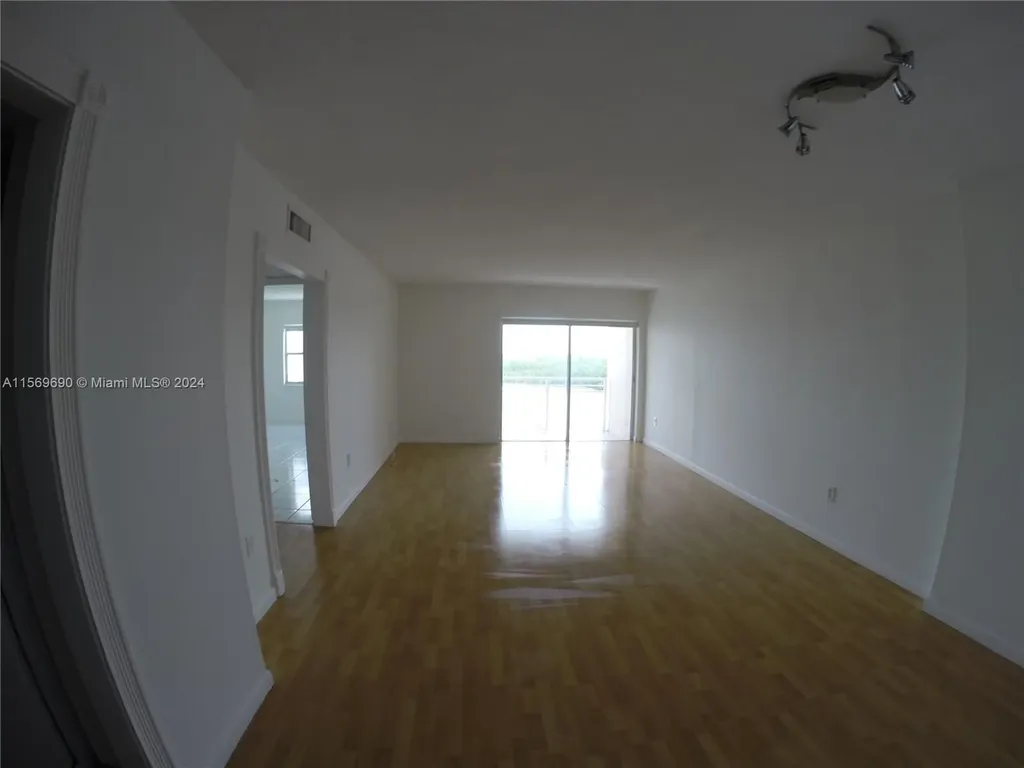 400 Kings Point Drive Sunny Isles Beach FL 33160