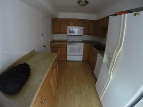 400 Kings Point Drive Sunny Isles Beach FL 33160