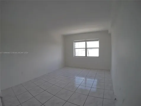 400 Kings Point Drive Sunny Isles Beach FL 33160
