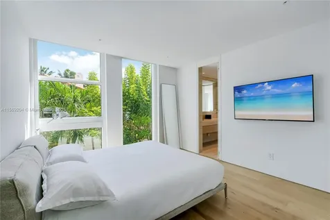440 S Mashta Drive Key Biscayne FL 33149