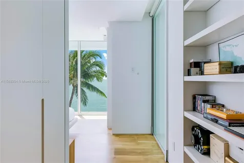 440 S Mashta Drive Key Biscayne FL 33149