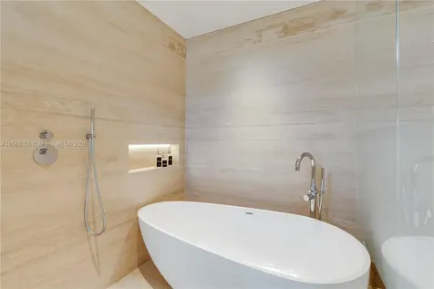 440 S Mashta Drive Key Biscayne FL 33149