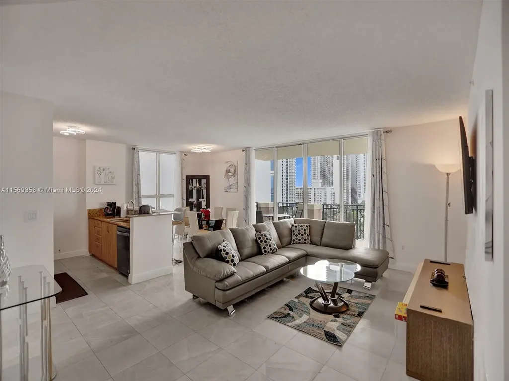 17555 Atlantic Boulevard Sunny Isles Beach FL 33160