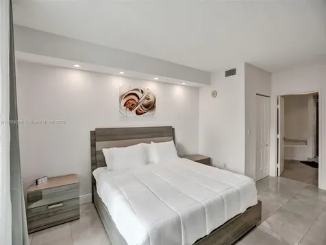 17555 Atlantic Boulevard Sunny Isles Beach FL 33160