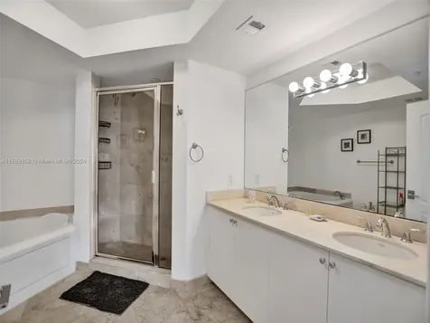 17555 Atlantic Boulevard Sunny Isles Beach FL 33160