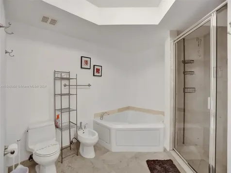 17555 Atlantic Boulevard Sunny Isles Beach FL 33160