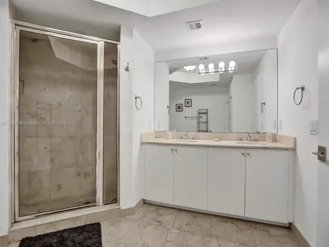 17555 Atlantic Boulevard Sunny Isles Beach FL 33160