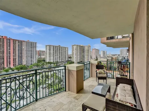17555 Atlantic Boulevard Sunny Isles Beach FL 33160
