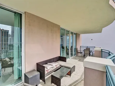 17555 Atlantic Boulevard Sunny Isles Beach FL 33160