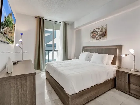 17555 Atlantic Boulevard Sunny Isles Beach FL 33160