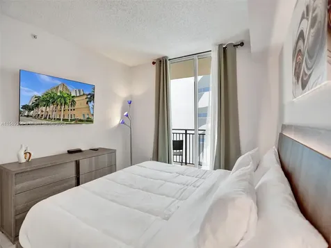 17555 Atlantic Boulevard Sunny Isles Beach FL 33160