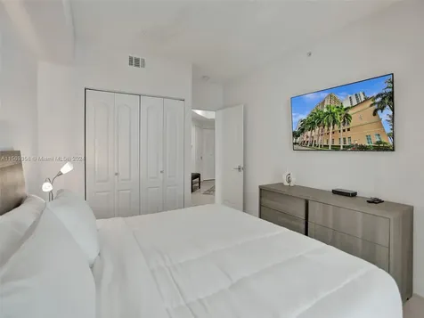 17555 Atlantic Boulevard Sunny Isles Beach FL 33160