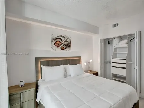 17555 Atlantic Boulevard Sunny Isles Beach FL 33160