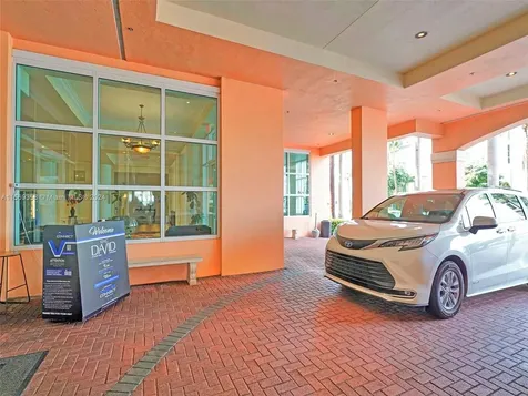17555 Atlantic Boulevard Sunny Isles Beach FL 33160