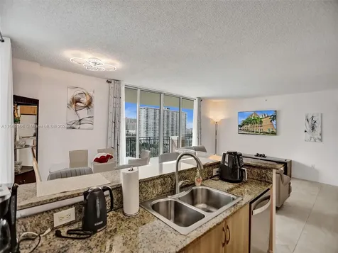 17555 Atlantic Boulevard Sunny Isles Beach FL 33160