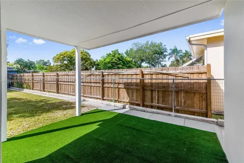 6330 SW 27th Street Miami FL 33155