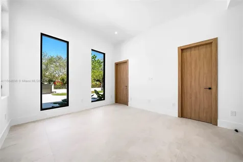 5996 SW 102nd Street Pinecrest FL 33156