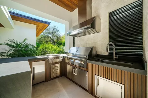 5996 SW 102nd Street Pinecrest FL 33156