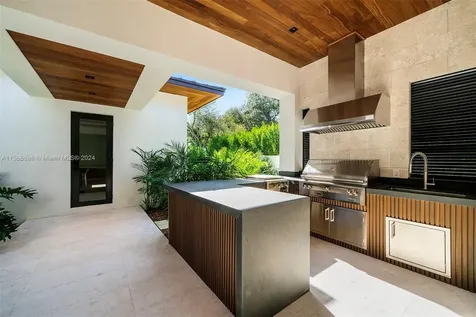 5996 SW 102nd Street Pinecrest FL 33156