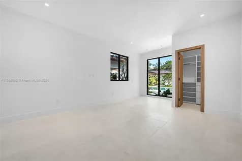 5996 SW 102nd Street Pinecrest FL 33156
