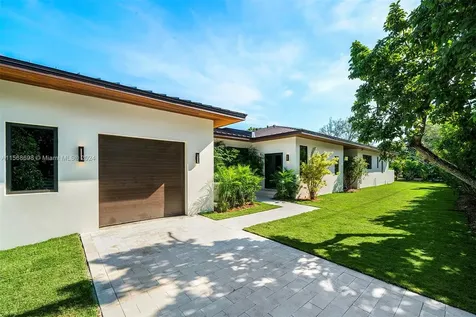 5996 SW 102nd Street Pinecrest FL 33156