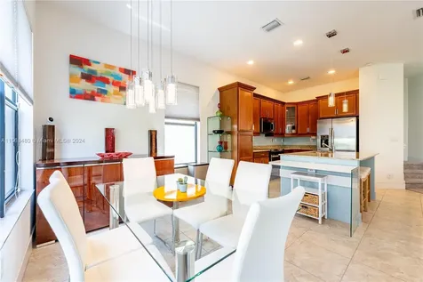 3323 W 96th Place Hialeah FL 33018