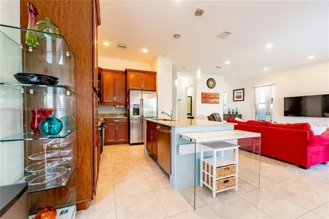 3323 W 96th Place Hialeah FL 33018