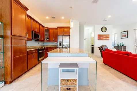 3323 W 96th Place Hialeah FL 33018