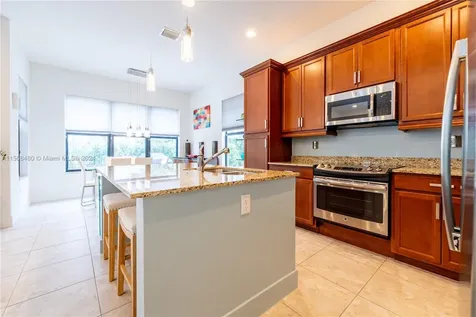 3323 W 96th Place Hialeah FL 33018