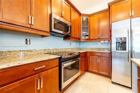 3323 W 96th Place Hialeah FL 33018