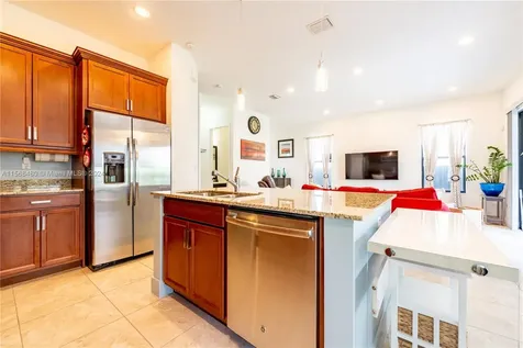 3323 W 96th Place Hialeah FL 33018