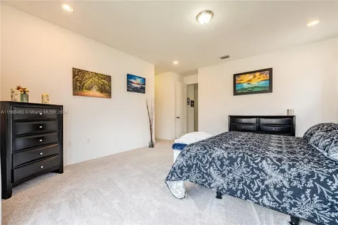 3323 W 96th Place Hialeah FL 33018